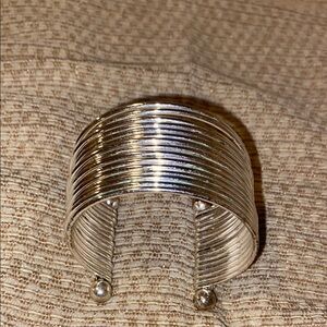 🩶GUC Elegant Silver Cuff Bracelet